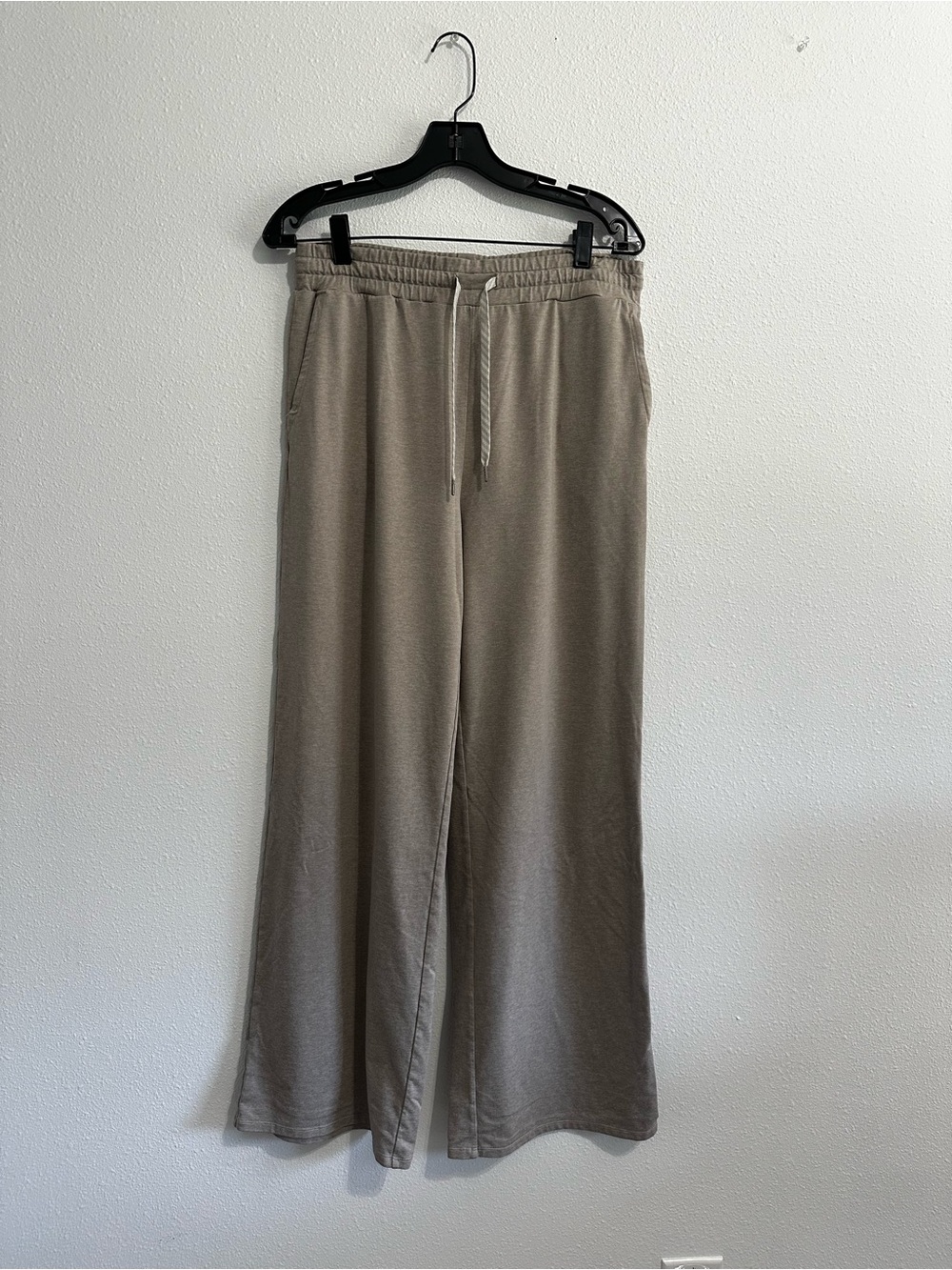 Vuori Halo Essential Wideleg Pant